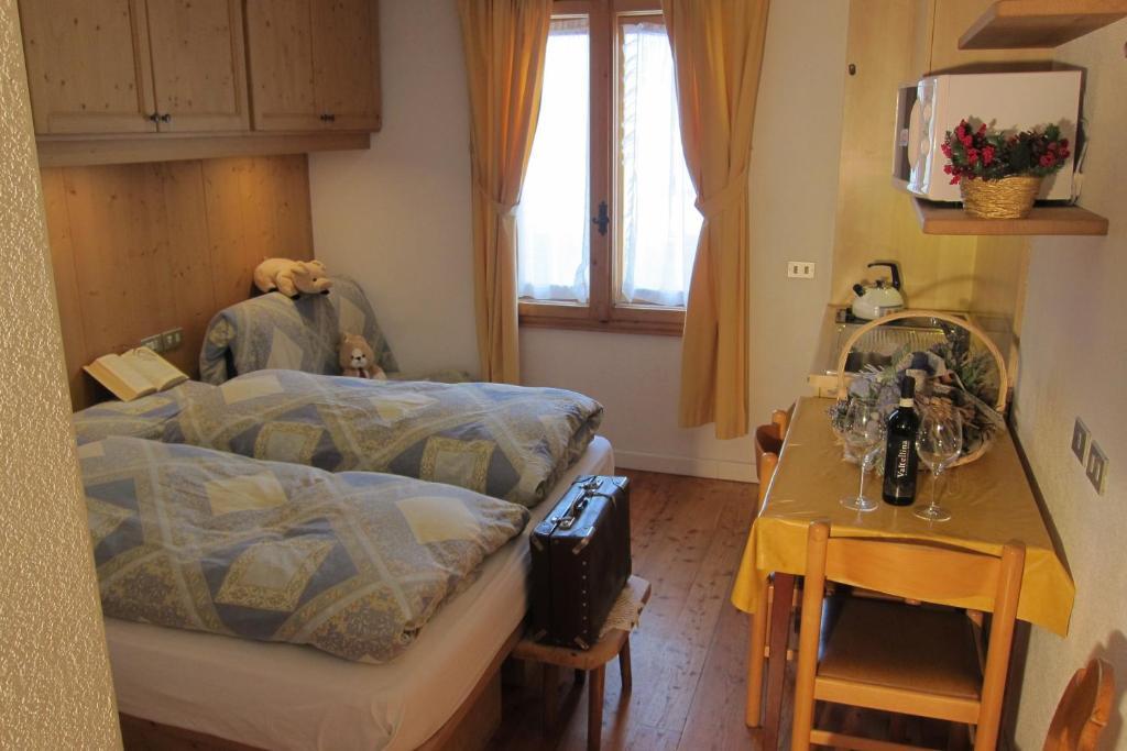 Chalet Del Sole Per Gruppi Livigno Cameră foto