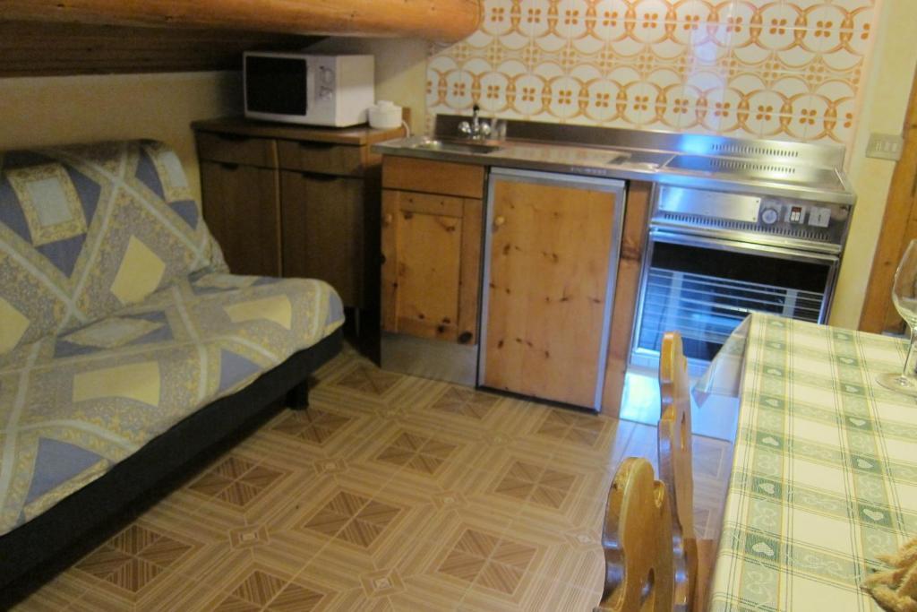 Chalet Del Sole Per Gruppi Livigno Cameră foto