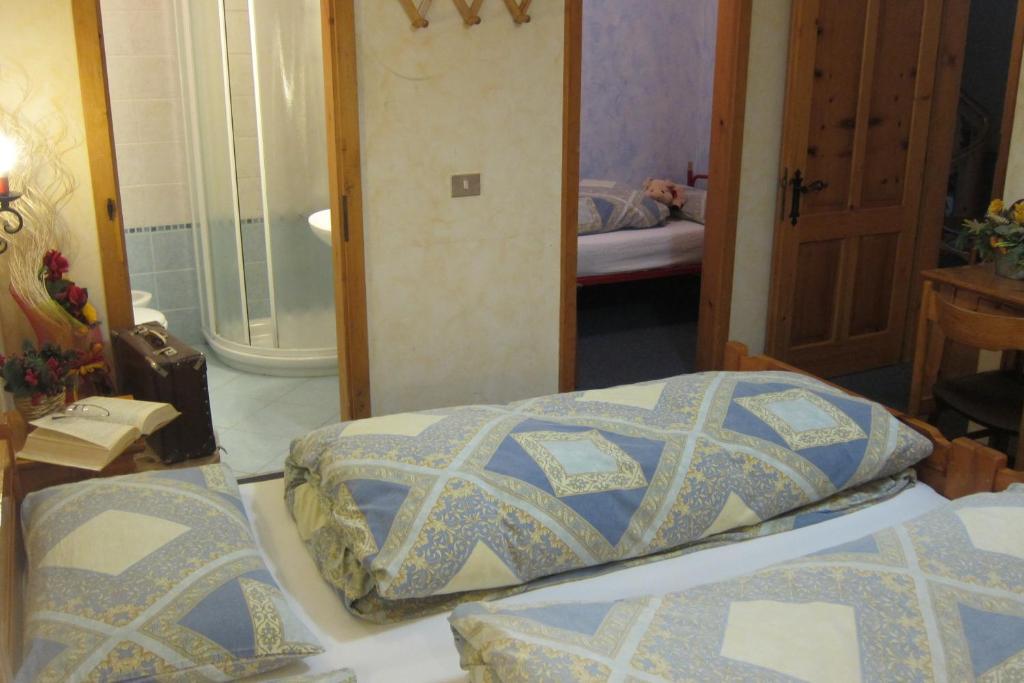 Chalet Del Sole Per Gruppi Livigno Cameră foto