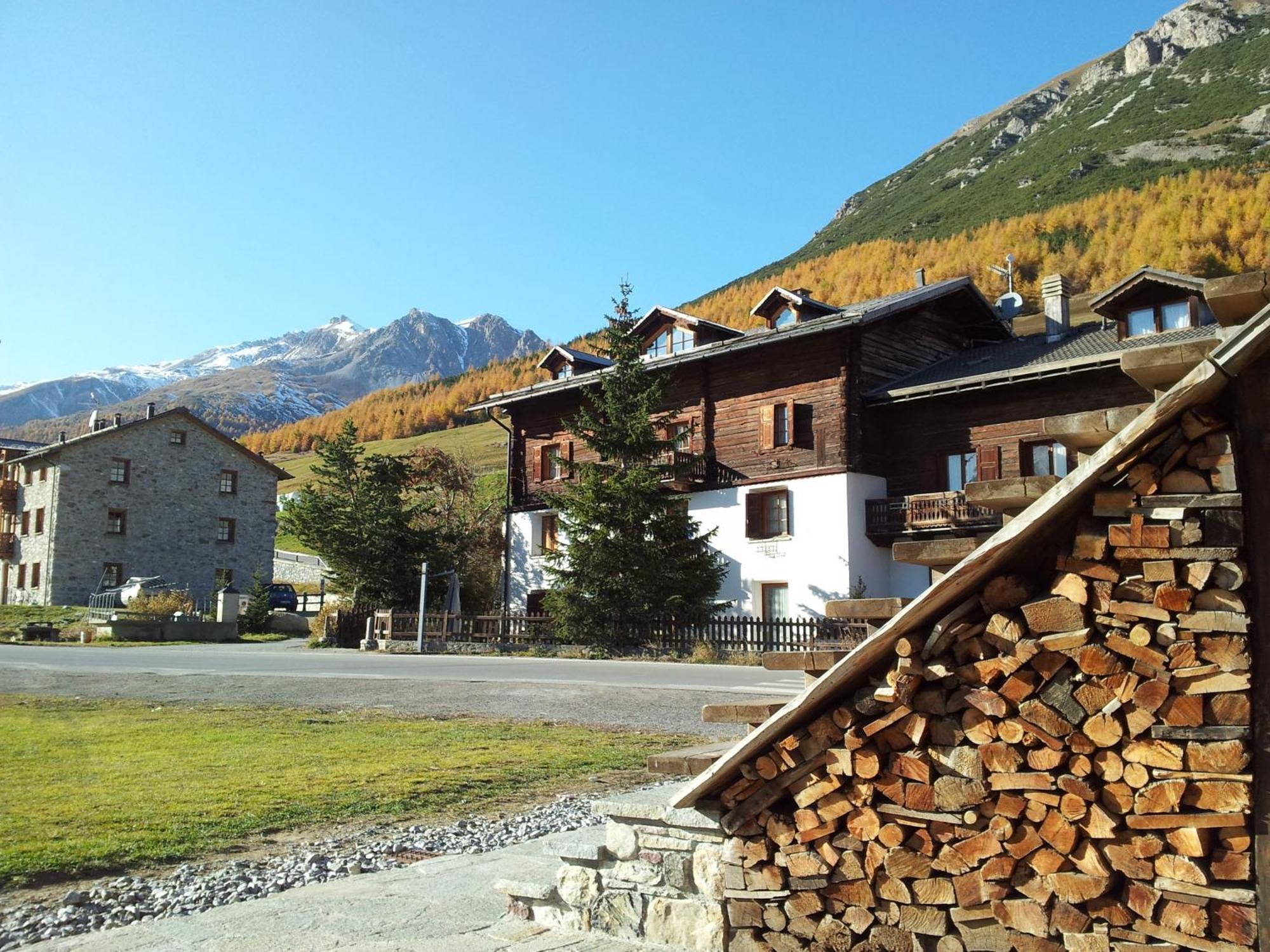 Chalet Del Sole Per Gruppi Livigno Exterior foto